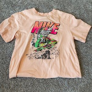 Small peach Nike t shirt